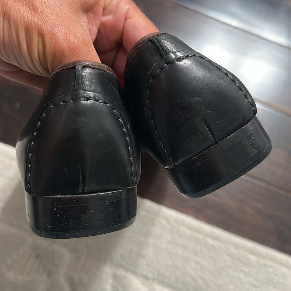 Cole Haan black ultra soft loafers with a simple brown trim size 6.5 - Picture 7 of 9